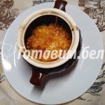 Свинина с картофелем и овощами в горшочке