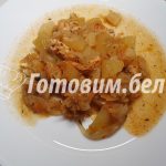 Курица тушенная с овощами